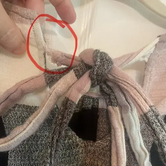 Ro & De Plaid Bell Sleeve Bow Back Blouse sz Medium - Picture 5 of 15